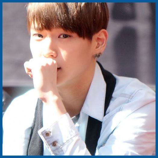 * Se intoarce el ..toti se intorc :)) {stranuta|se aseaza pe fotoliu}