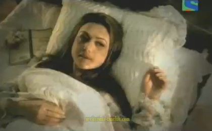 Pfoa nu pot sa dorm stiind ca el e aici :-w in alta camera si nu cu mine *se ridica* - x- Sezon 2-Ep 11 -x