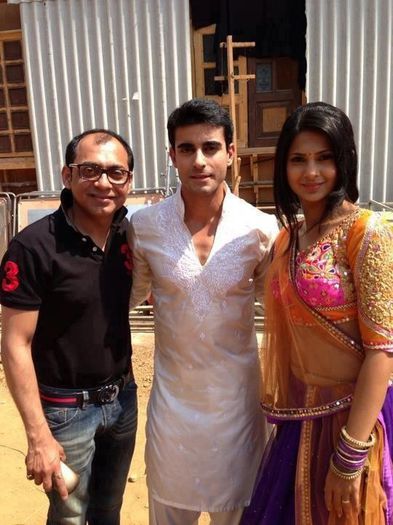 735097_10151468083754798_644273488_n - SaraswatiChandra Off screen pictures