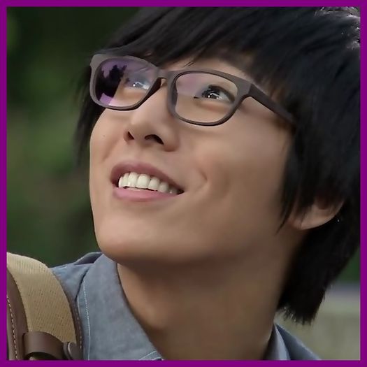 >> Iti placee? ;;)..{se aseaza langa semineu} - l - x - Episodul 32 - x - l