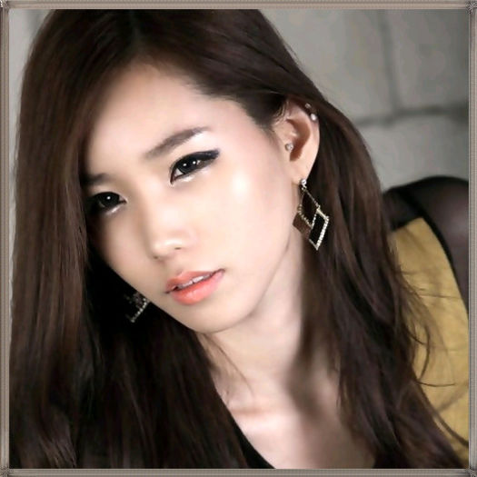 <~> ..Nici nu am nevoie sa ma aperi. Imi pot purta singura de grija.