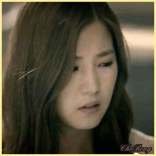 .. :-L ...Crezi ca sunt grea de cap?! ..[se duce la ea; o prinde de bluza] ..