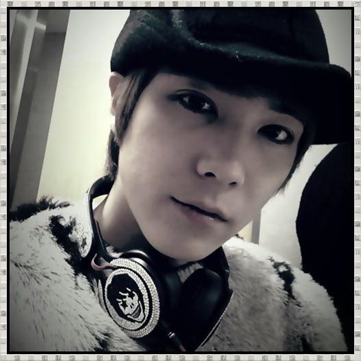>> ..Nici n`o sa uit. :)) ..Si.. de ce vorbiti despre mine? ..;;).:)) - l - x - Episodul 32 - x - l