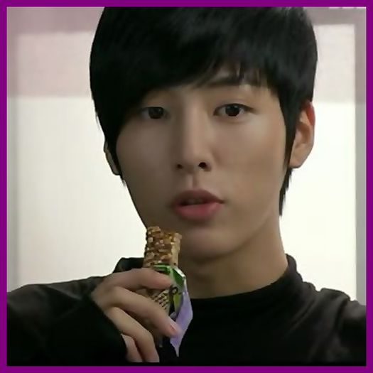 >> {se intoarce|i.p} Tuu,de ce nu vrei absolut nimic?:( :)). - l - x - Episodul 33 - x - l