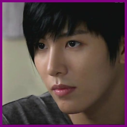 >> {se opreste din cantat dintr-o data} Aia..are nume :| {incepe iar} - l - x - Episodul 33 - x - l