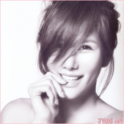 • Si crezi ca...pe a ta o suporta toata lumea? :))