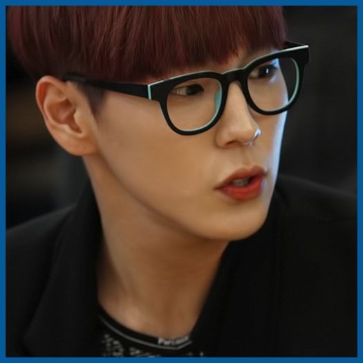 * Cuplul perfect.. yaa,parca dormeai :-w. Ti-am spus eu ca el e o viperaa :))