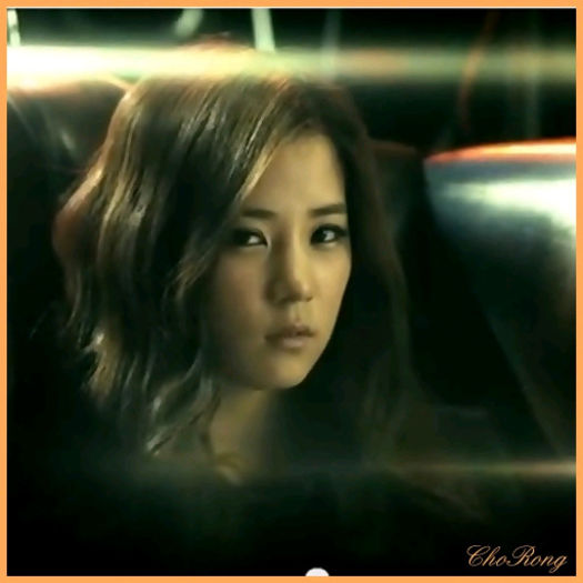 ..Haa.. [se ridica] ..CE CREZI?! ...STAU AICI PENTRU HONNIE!