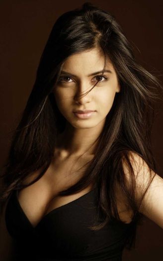  - DIANA PENTY