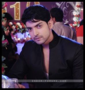 6Aprilie(Gurmeet Choudhary) - 38 Days with Tellywood actresses and actors-TERMINAT