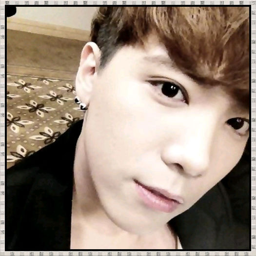 >> ..Noapte buna :).. Off.. Bo.. Ai conturi nereglate cu Hyun? ..:))
