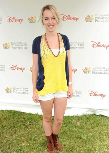 bridgit-mendler-jason-dolley-heroes-1882629475