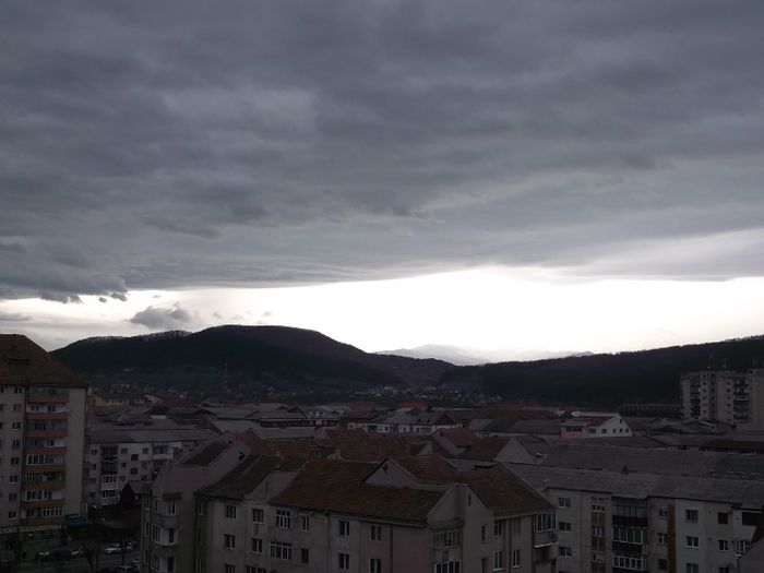 CERUL DESPICAT IN DOUA