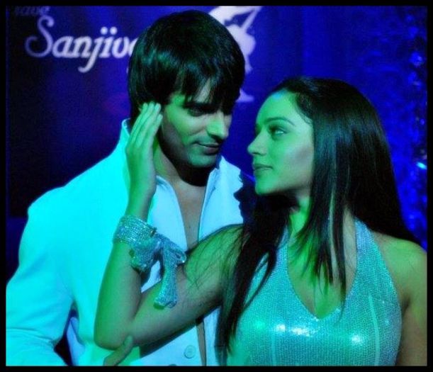 429044_215375591894482_1319589750_n - My prince Karan