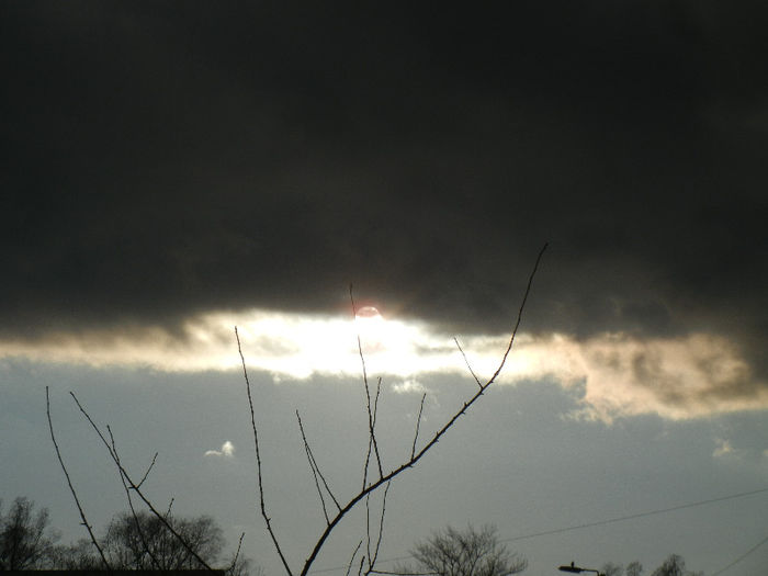 Spring Sun & Clouds (2013, April 04) - SUN_Soare