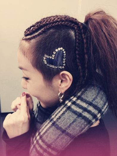 A4Npt1cCcAANEht - 2ne1 4