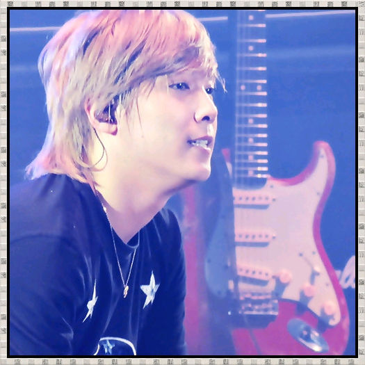 >> ..Si uite asa ne paraseste Onew.. Si asa va parasesc si eu. :)) ..Byee.. [pleaca] - l - x - Episodul 35 - x - l