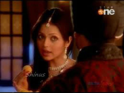 (Ea se ridica)Tu..vb serios?(fericita de vestea primita)