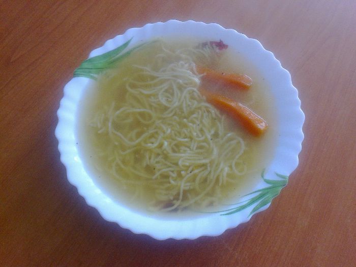 Supa de gaina cu taitei de casa - Culinar 1