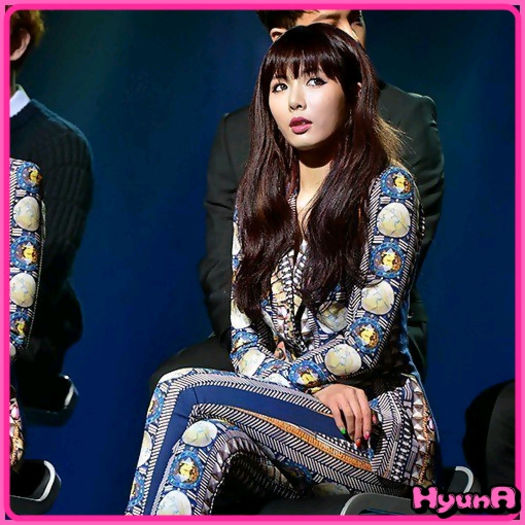 ^.^ ..|uitandu`se la Yesu`| ..Exact despre tine.. si domnisoara Eun vorbeam.. :| ..