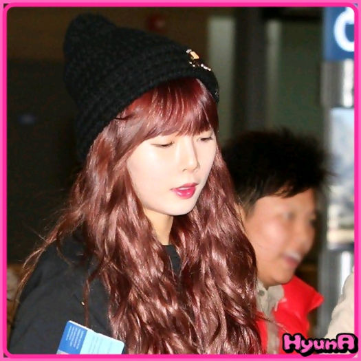 ^.^ ..Nu loveste nimeni pe nimeni.. Si in plus.. Yesung nu e violent. :| ..
