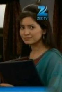 75 - Asha Negi 2