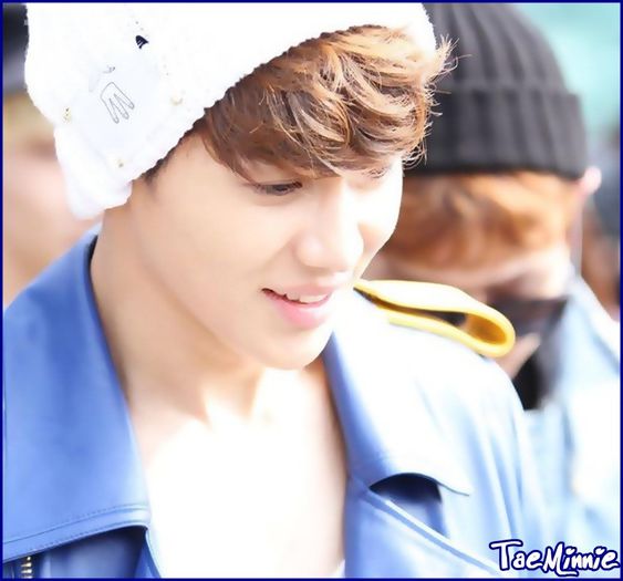 x. *își trage brațul* Mă bucur că îți place..:).