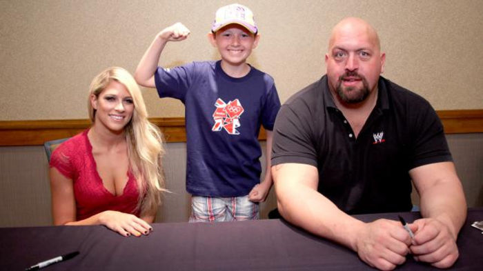 11_SS08182012js_444 - Kelly Kelly and Big Show autograph signing at SummerSlam