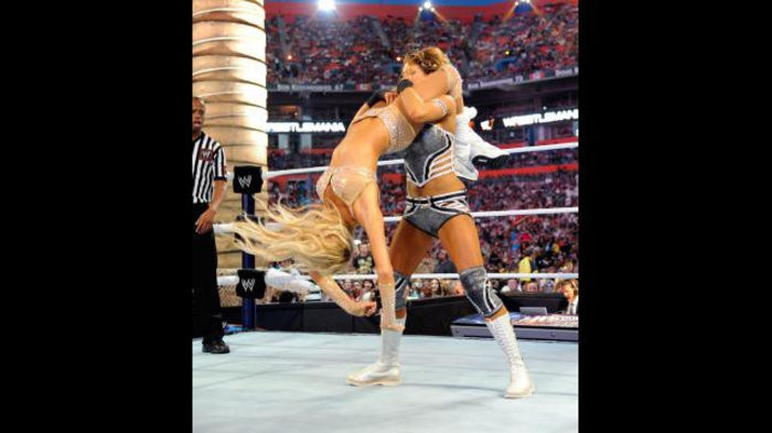 WM28_Photo_117-1 - Kelly Kelly and Maria Menounos vs Beth Phoenix and Eve