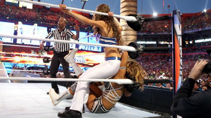 WM28_Photo_121-1 - Kelly Kelly and Maria Menounos vs Beth Phoenix and Eve