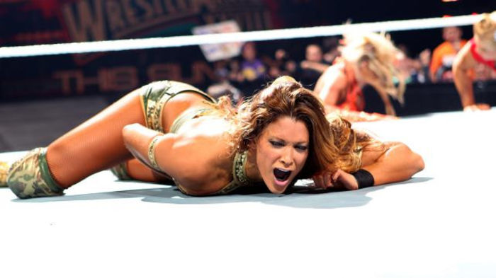 RAW_983_Photo_050 - Kelly Kelly vs Eve Torres 2