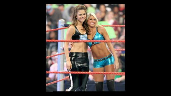 beth14 - Kelly Kelly and Maria Menounos vs Beth Phoenix and Eve 2