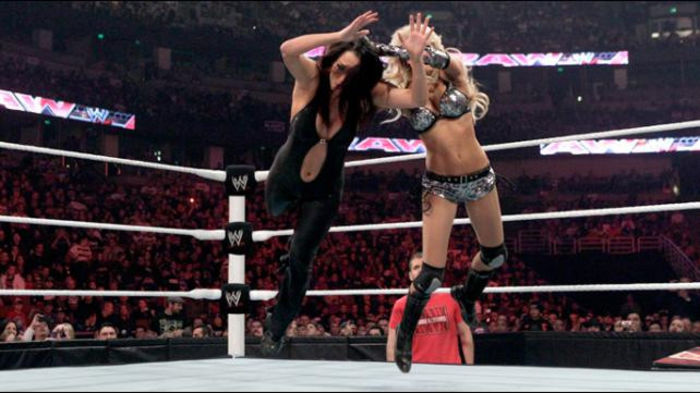 RAW_973_Photo_064 - Kelly Kelly and Alicia Fox vs The Bella Twins