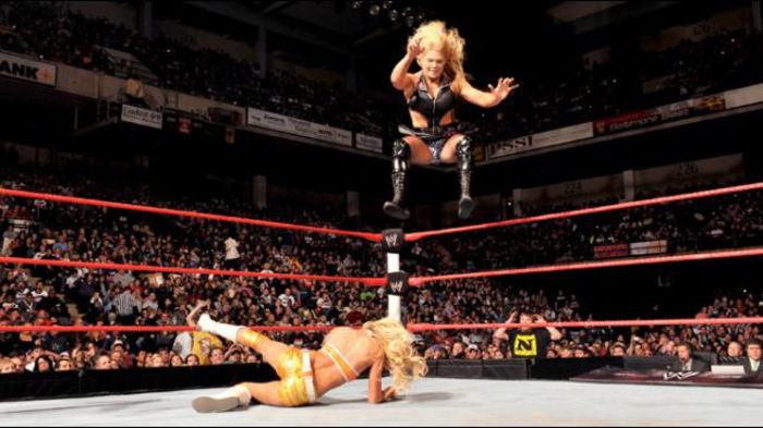 TLC11_Photo_089 - Kelly Kelly vs Beth Phoenix 2