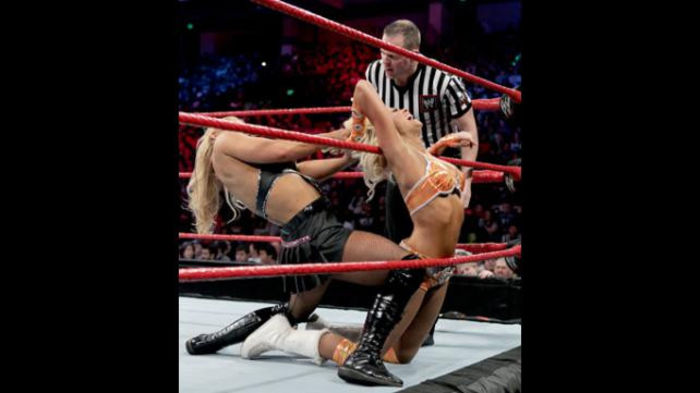 TLC11_Photo_097 - Kelly Kelly vs Beth Phoenix 2