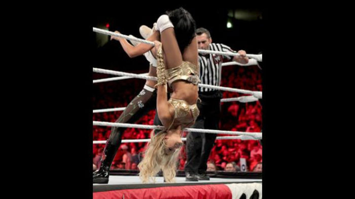 RAW_959_Photo_090 - Kelly Kelly and Eve vs Tamina and Rosa Mendes