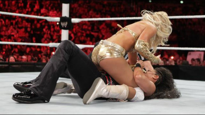 RAW_959_Photo_093 - Kelly Kelly and Eve vs Tamina and Rosa Mendes