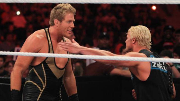 RAW_955_Photo_115 - Kelly Kelly vs Vickie Guerrero