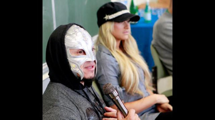 16328090 - Kelly Kelly and Rey Mysterio meet WrestleMania Reading Challenge participants in Cologne Germany