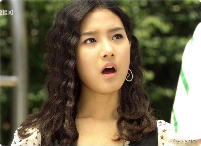 [tipand]:Doamna diriginta.........