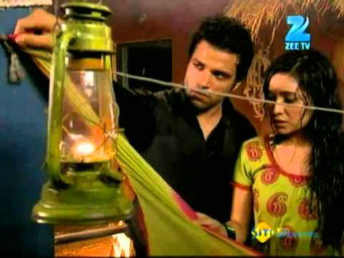 0 - Asha Negi si Rithvik Dhanjani poze COOL