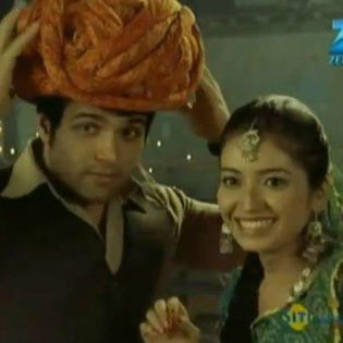 575843_505735472824484_1759315500_n - Asha Negi si Rithvik Dhanjani poze COOL