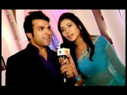 imagesCAB9812I - Asha Negi si Rithvik Dhanjani poze COOL
