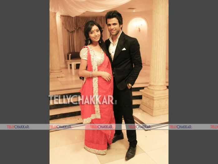 m_zps56bc57d2 - Asha Negi si Rithvik Dhanjani poze COOL