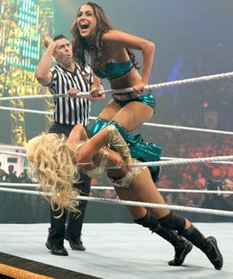 NeFOmn9_ONA - In the ring