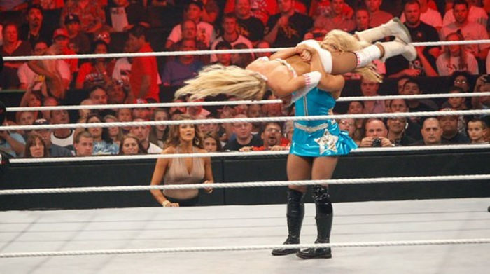 WDnhYFu0E9s - In the ring