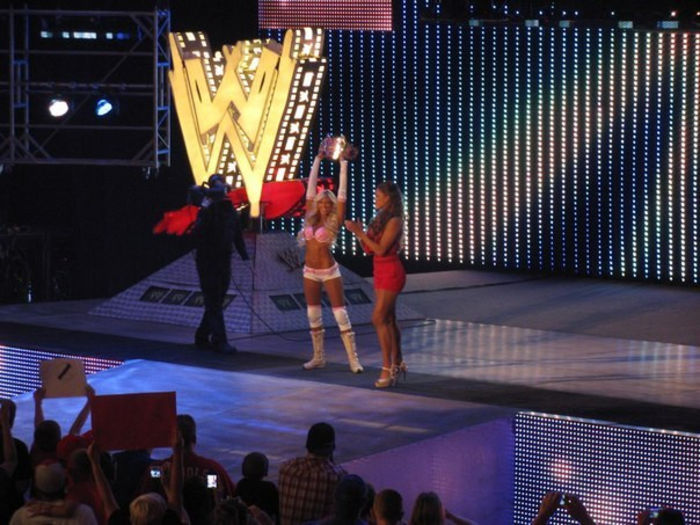 wPR-HUK8Afw - In the ring