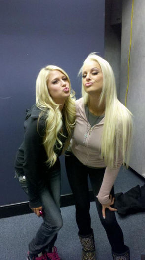 Kelly-Kelly-and-Maryse-Ouellet - Kelly Kelly and Maryse Ouellet