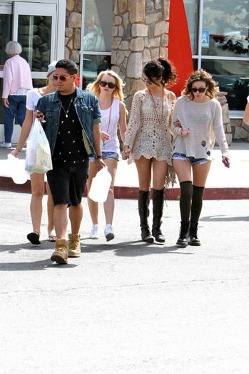 7 - Selena out with friends