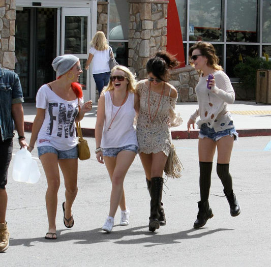 10 - Selena out with friends